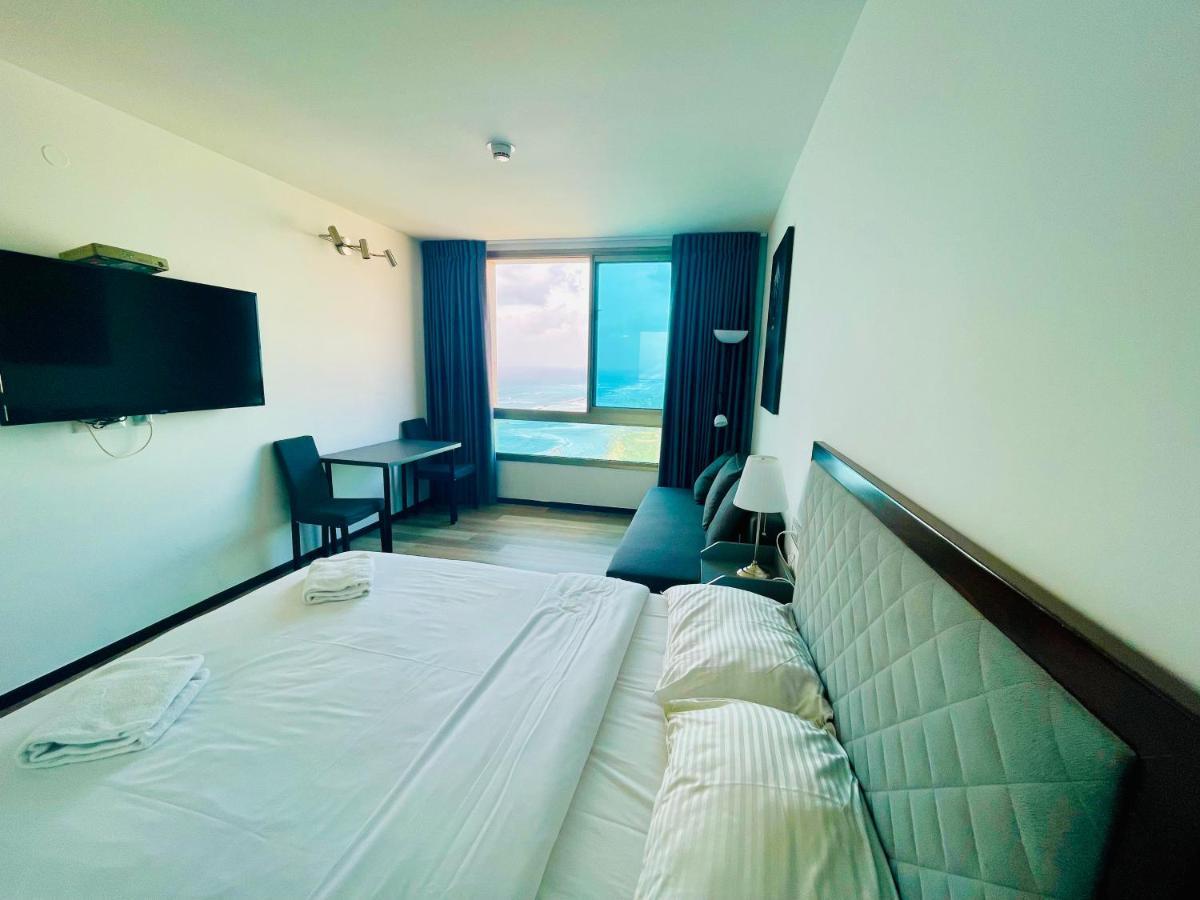 C Tower Apartments نتانيا المظهر الخارجي الصورة