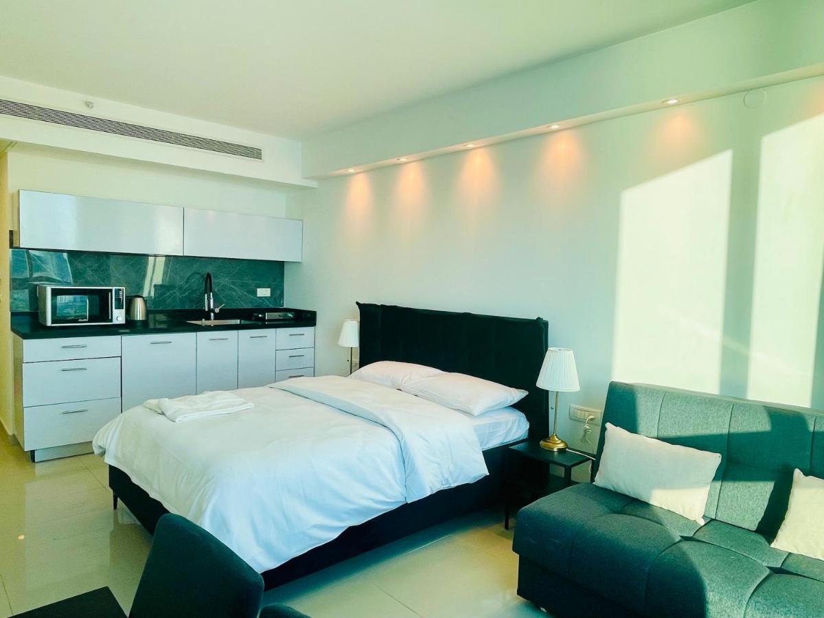 C Tower Apartments نتانيا المظهر الخارجي الصورة