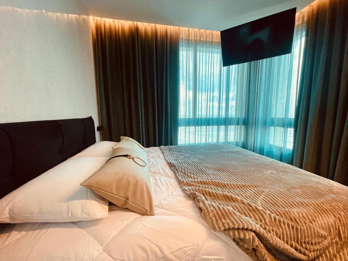 C Tower Apartments نتانيا المظهر الخارجي الصورة