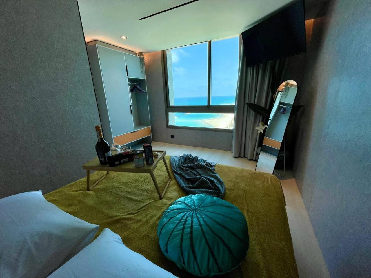 C Tower Apartments نتانيا المظهر الخارجي الصورة