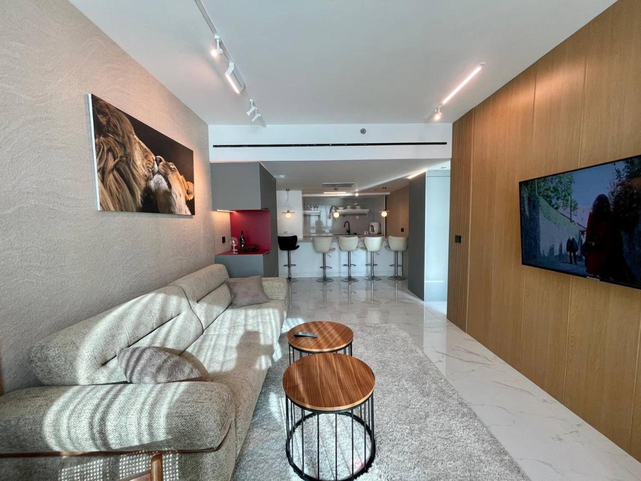 C Tower Apartments نتانيا المظهر الخارجي الصورة